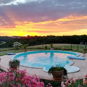Bed & Breakfast Les Hauts De Grazac, Et Tables D'hotes 